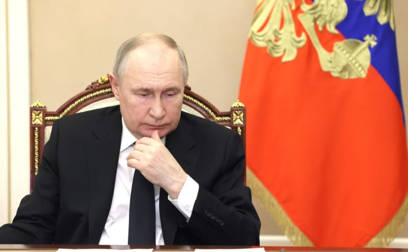 Putin signs decree calling up 150,000 Russian conscripts